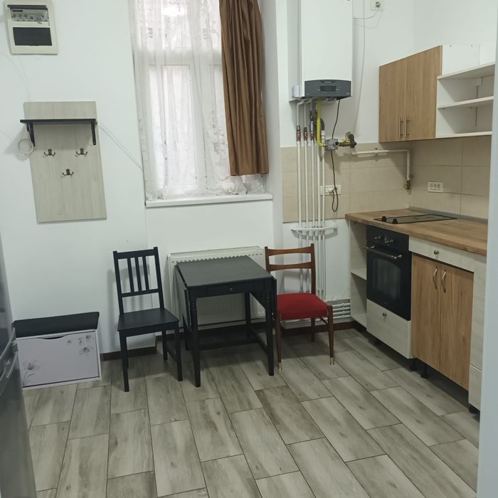 Închiriez apartament ultracentral 46 mp aproape de Primărie