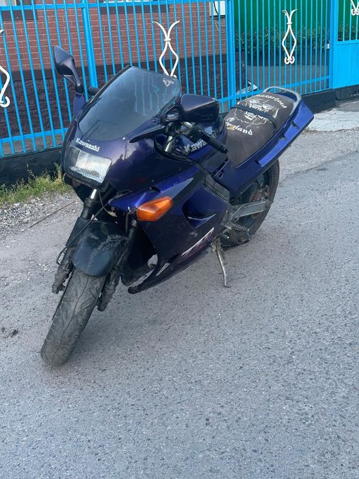 Продам kawasaki zzr 250