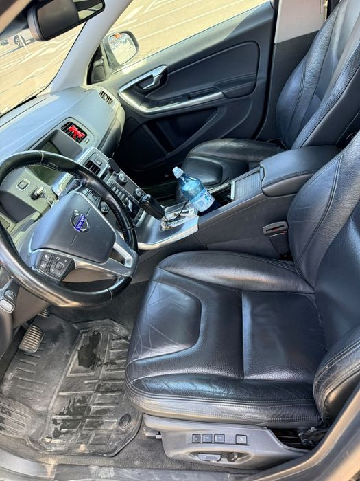 VOLVO S60 2010 — imagine 3