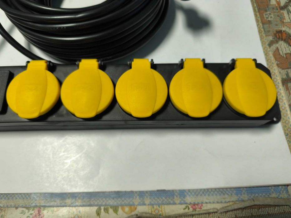 Prelungitor  5 prize, 20 m cu intrerupator cu cablu de 10 A