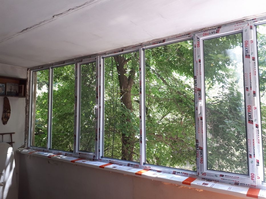 Окна двери и БАЛКОНЫ.