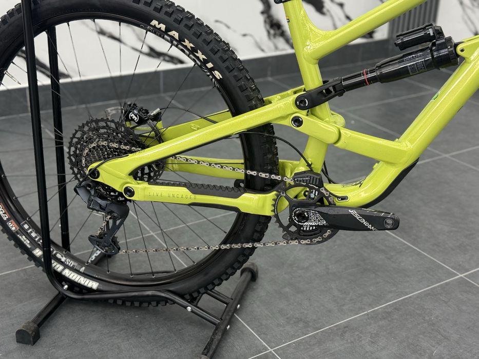 Yt Capra M размер 29 цола 1х12 Sram GX