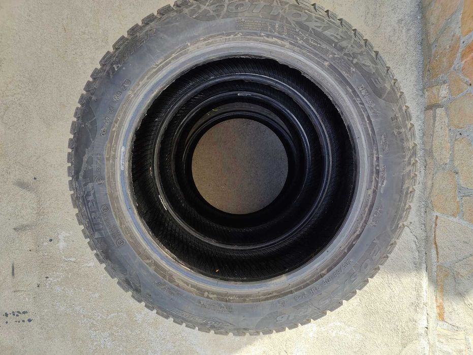 Цена за 4 бр. Зимни гуми, Pirelli, SottoZero3, Runflat, 205/55 R16 91H