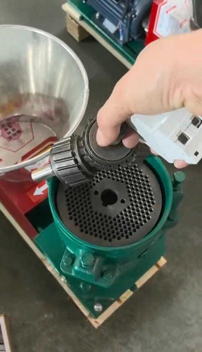 KAZGRANULATOR гранулятор 160мм, 220V до 200 кг/час