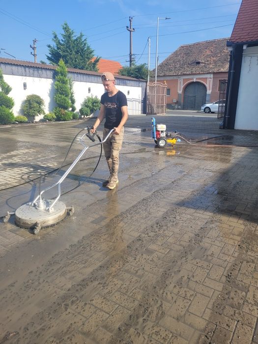 Curatare  pavaj,beton amprentat, terase,geamuri exterioare ,panouri fo