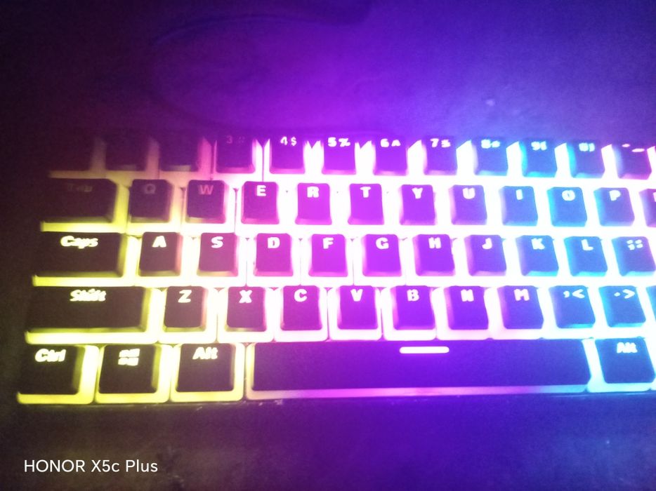 Vând placă de bază DDR3 + i5 + 20GB RAM + SSD + HDD + kit geming