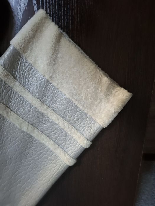 Продам женскую кожанную куртку