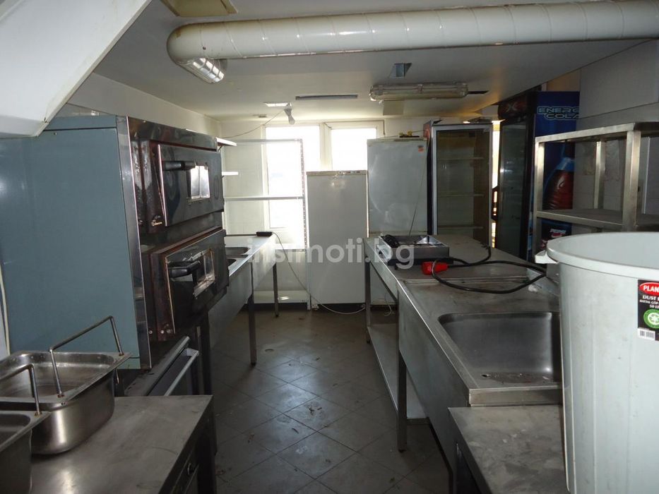Дава се под наем Заведение в София, Център - 228 кв.м за 1368 € - Снимка #3