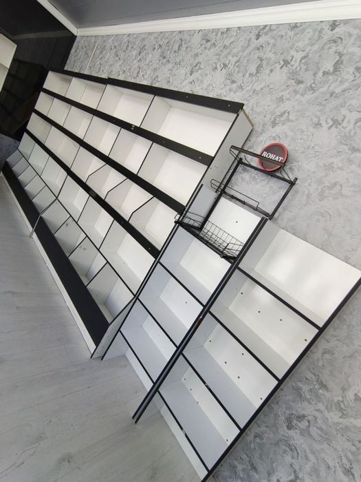 Magazin uchun tayyor polkalar