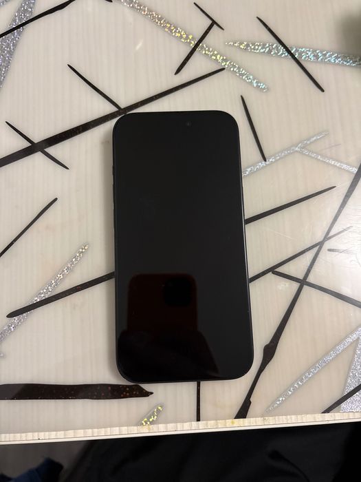 Vand/schimb iphone 15 baterie 87%