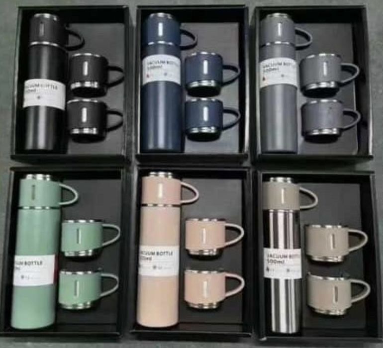 Термос 0,5 л. с 3 кружками