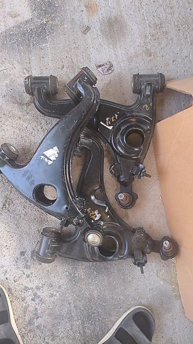 Новые оригеналные рычаги Мерс 124