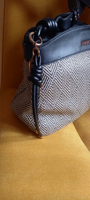 Чанта Liu Jo ,отлично състояние, носена броени пъти,събира много