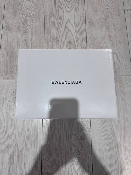 Balenciaga Arena high gradient pack