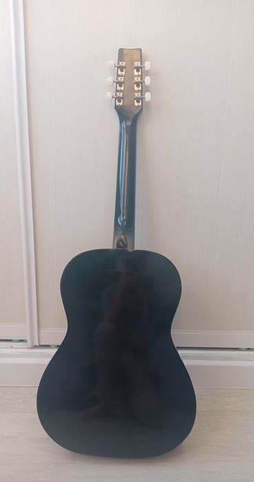 Акустическая гитара