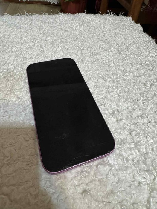 iPhone 16 с кутия