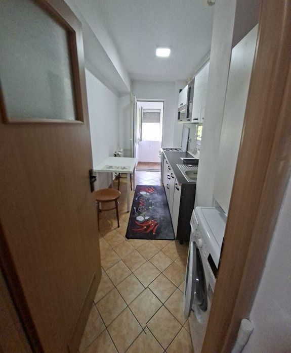 Garsoniera compartimentata in 2 camere, in apropriere de RATB (troleibuz 93-1 min. pe jos), metrou Valea Ialomitei-10 min pe jos)