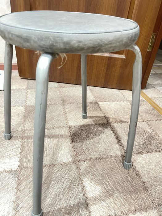 Срочно продам табурет