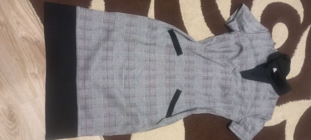 Изчистена  карирана рокля