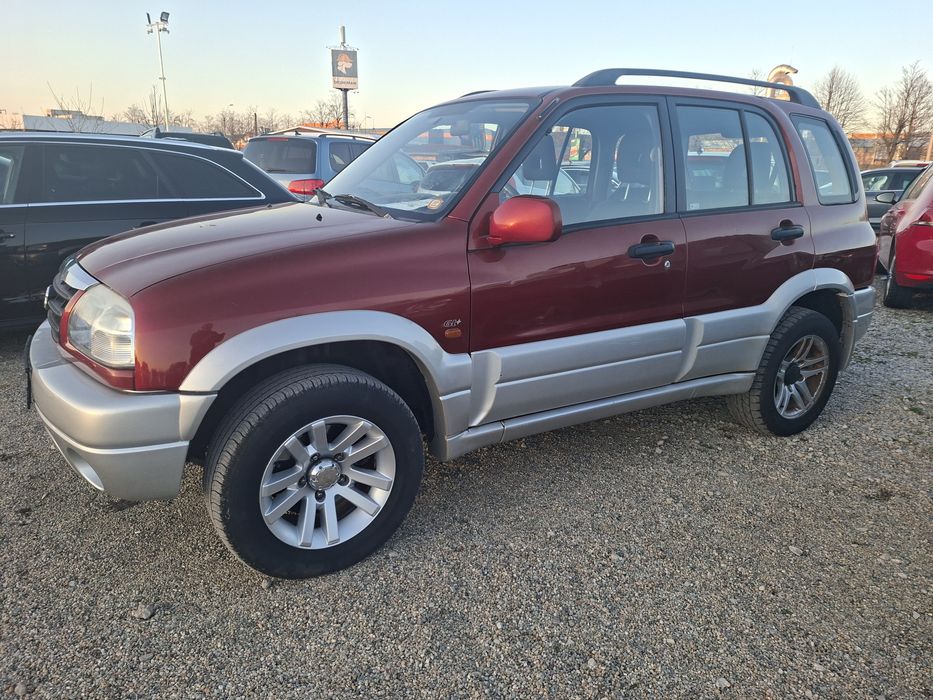 Vând Suzuki Grand Vitara 2.0 Benzină 4x4 Climă
