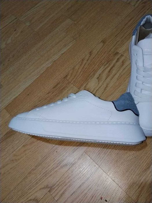 Продам кроссовки мужские