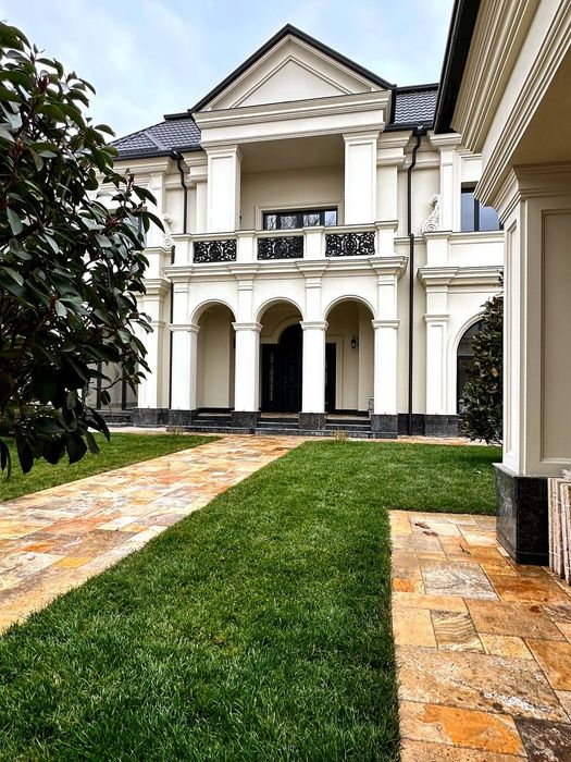 Продаётся евродом люкс класса на Саламатина