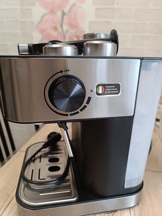 Продам кофемашину .Срочно .