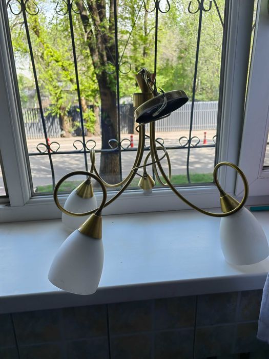 Люстра на 4 рожка