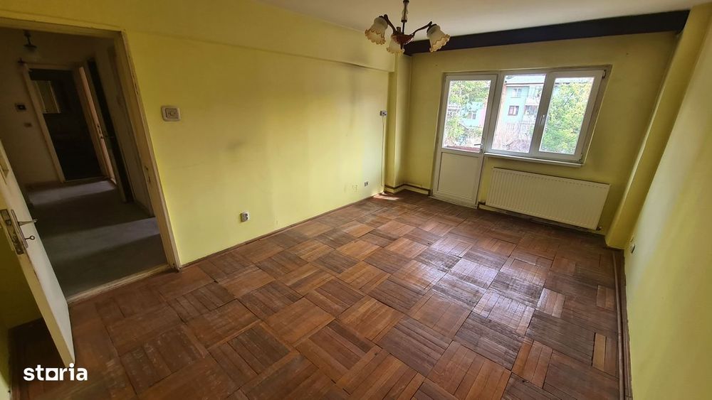 Apartament cu 2 camere de vânzare în Curtea de Argeș.