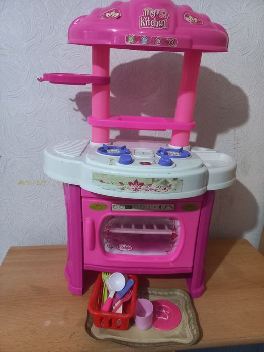 Срочно отдам игрушечную кухню