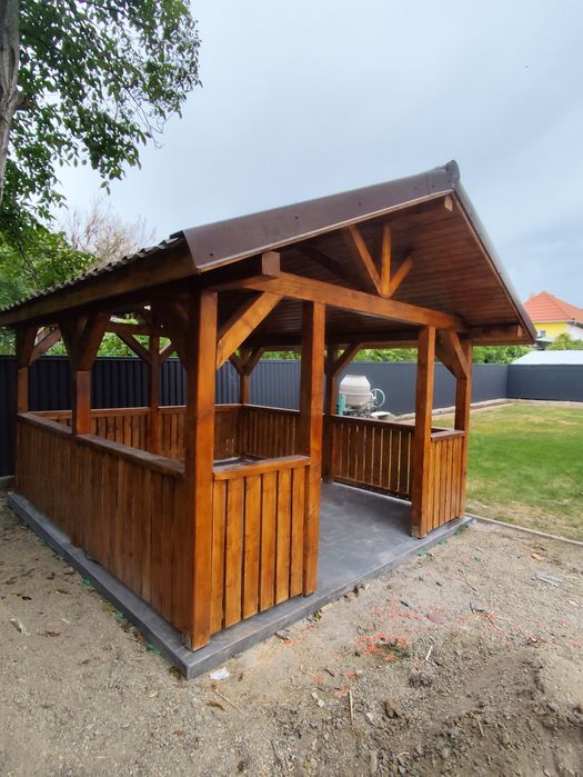 Foișoare, Terase, leagăne, decoratiuni din lemn
