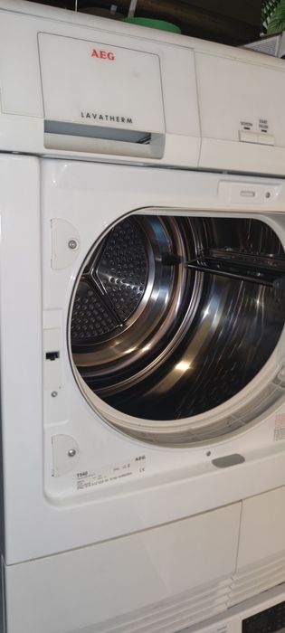 Продавам сушилня AEG T540