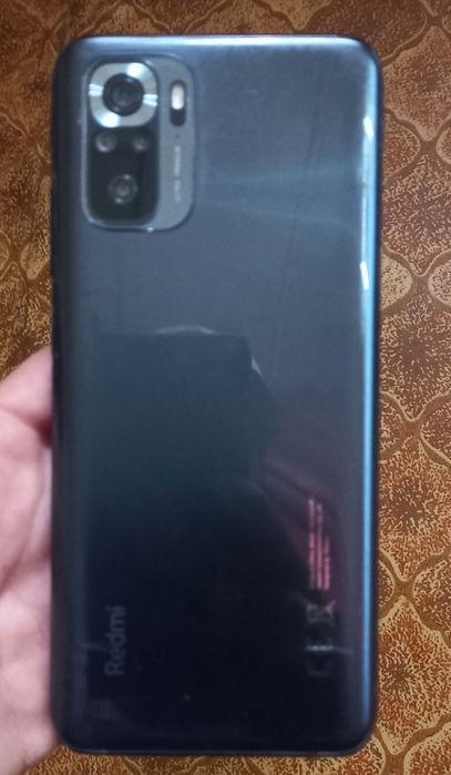 Продаётся телефон