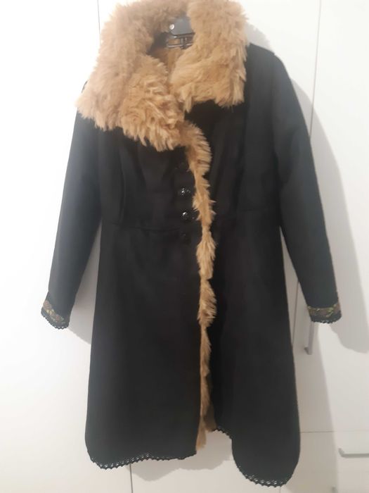 Cojoc cu motive traditionale