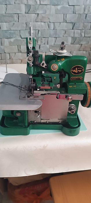 Оверлок трёхниточный