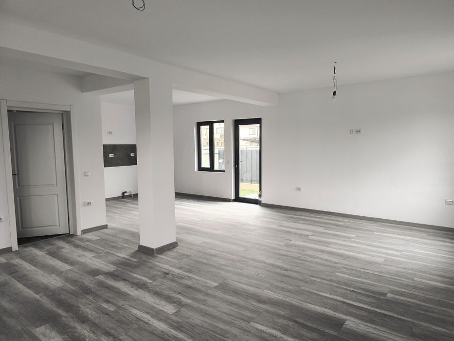 Casă de vânzare la cheie