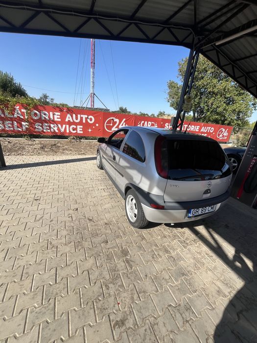 Opel corsa fara nicio problema fumctioneaza foarte bine