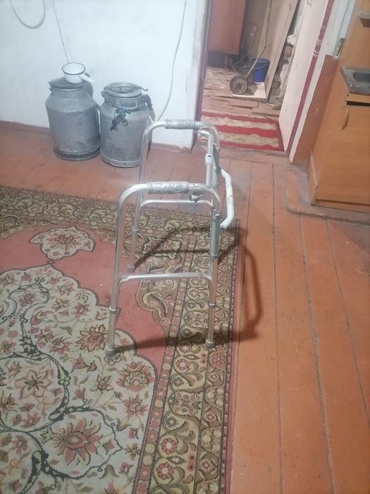 Продам ходунки  в хорошем состоянии