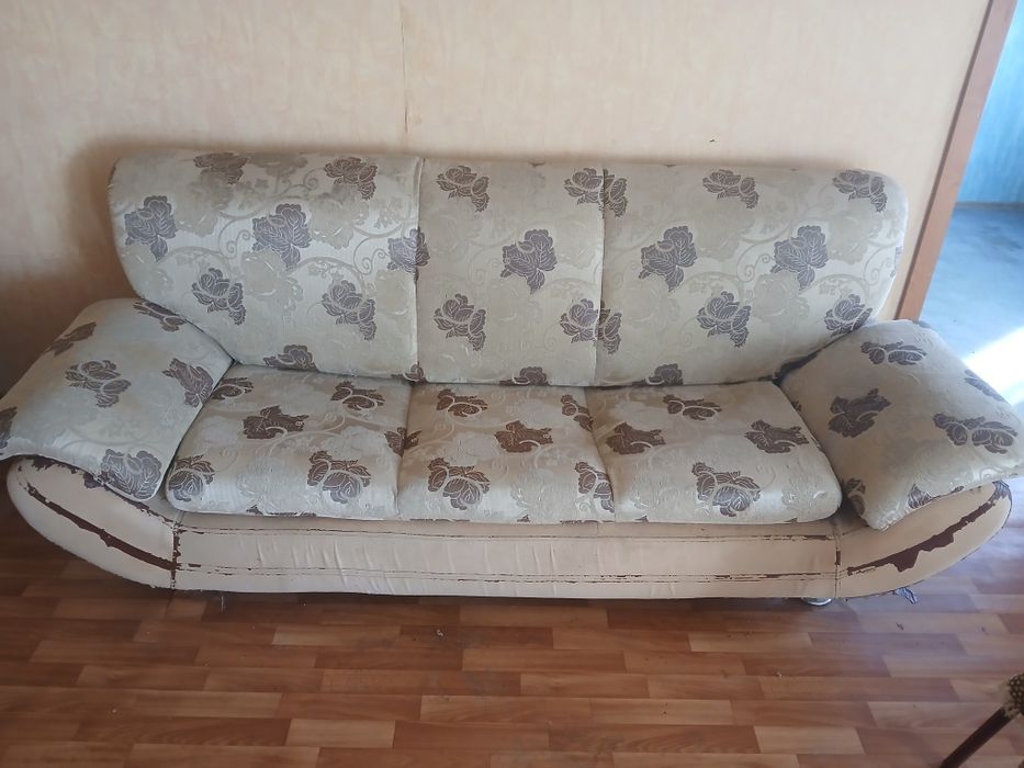 Продаём 2 ДИВАНА И кресло