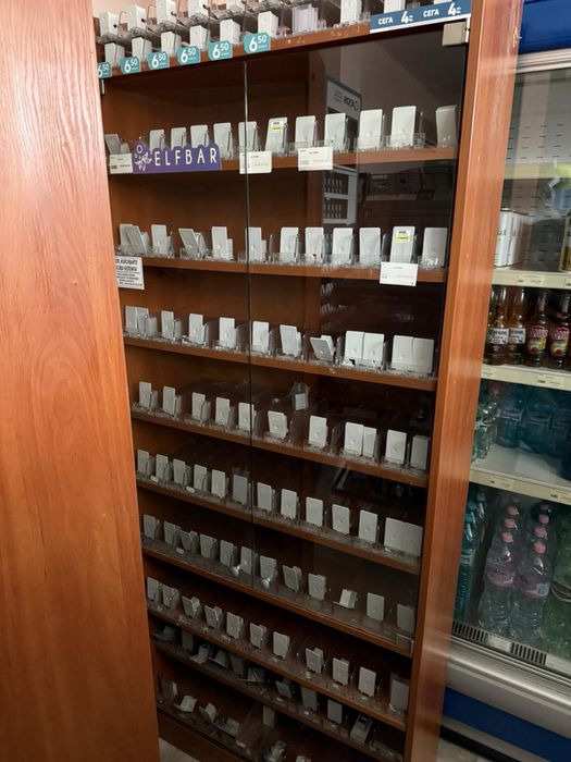 Продавам рафт за цигари