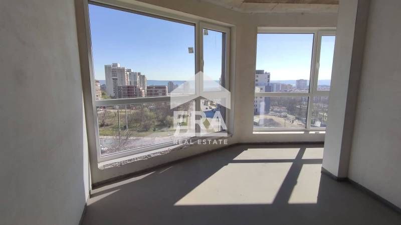 Продава се Тристаен апартамент в Варна, Възраждане 2 - 214 кв.м за 1169 €/кв.м - Снимка #3