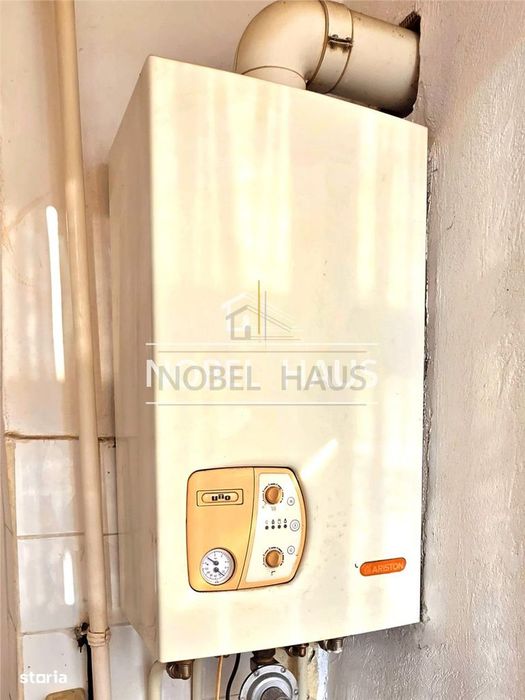 Apartament 3 camere, decomandat, etajul 4, zona Gura Leului