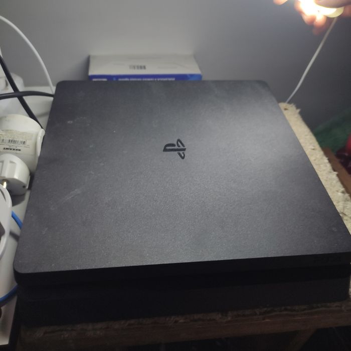 Продам ps 4 1TB торг