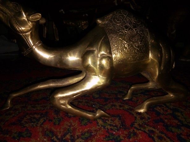 Cămilă , sculptura din bronz