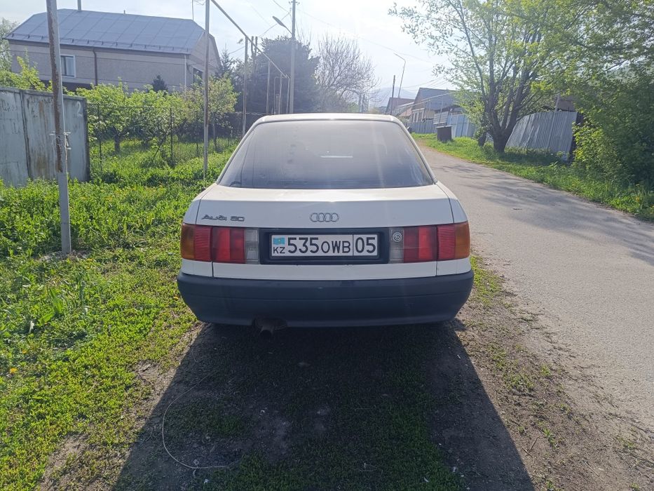 Продам Ауди 80 хорошем состоянии