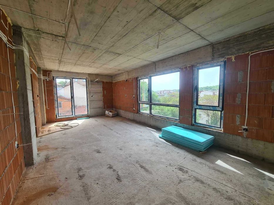 Продава се Тристаен апартамент в Хасково, Любен Каравелов - 112 кв.м за 1006 €/кв.м - Снимка #4