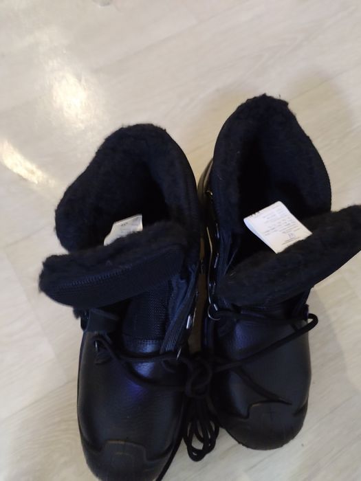 Продам ботинки зимние