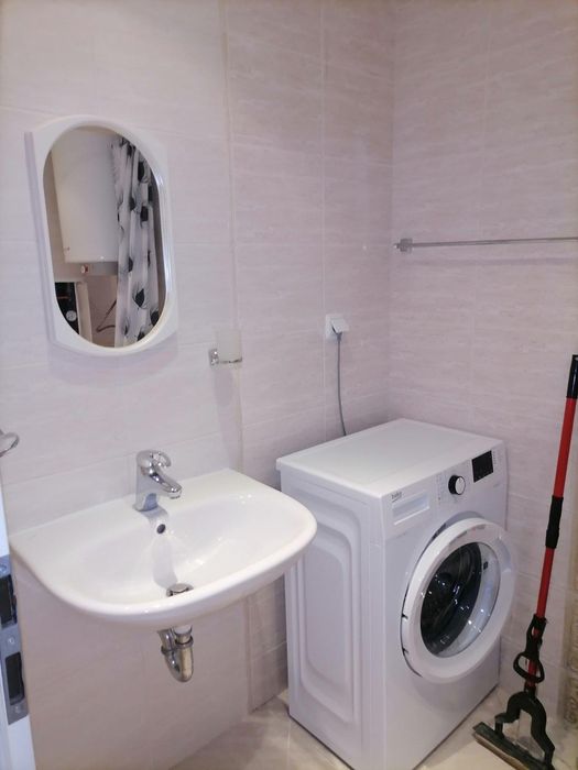 Продава се Двустаен апартамент в Бургас, Център - 55 кв.м за 1635 €/кв.м - Снимка #1