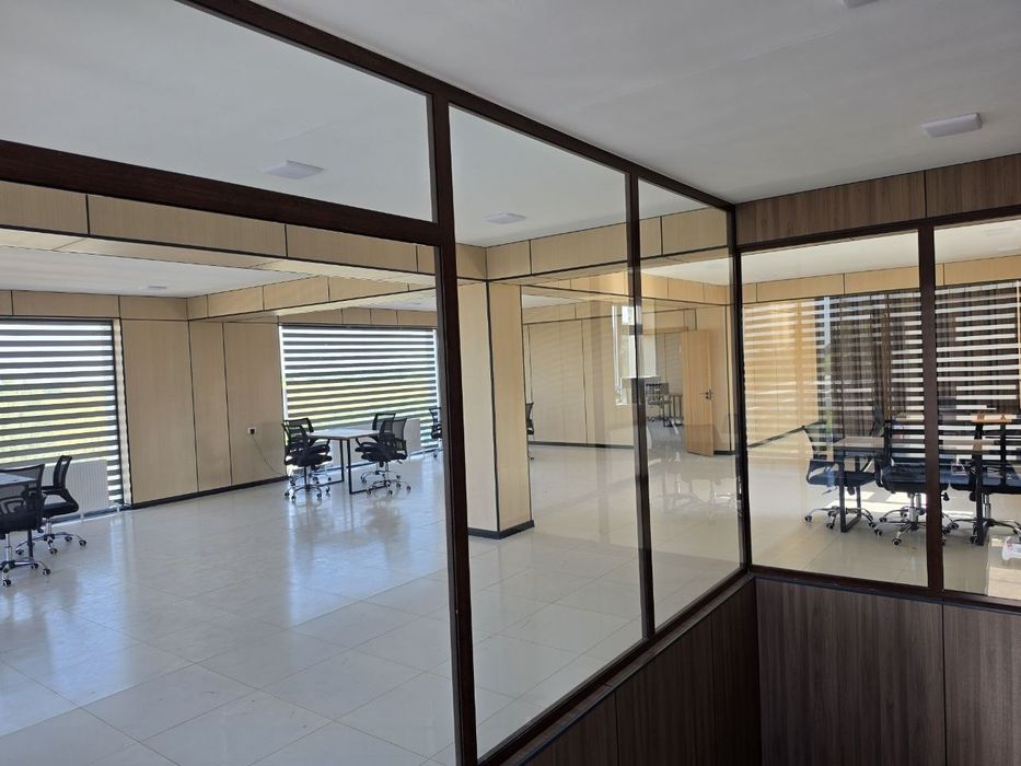 Ofic salon 3 qavatli bino