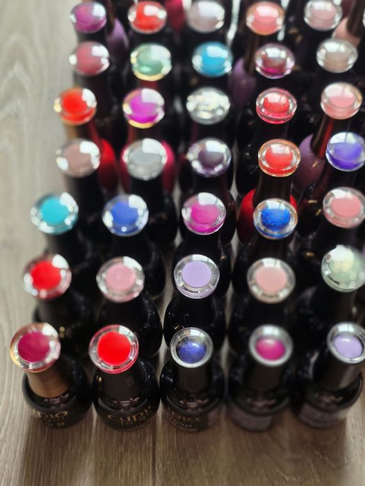 Vând 61 buc oje semipermanente Cupio NOI